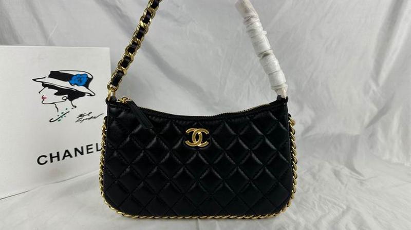 Chanel Handbags 760